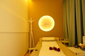 广东日式指压的寂静美学：在按压中听见雪落的声音